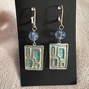 Elegant Silver and Green Geometric Earrings 🌼